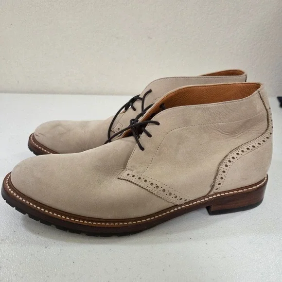 Ariat Two24 Mens 10 D Sand Leather Chukka Boots Vibram Sole Beige