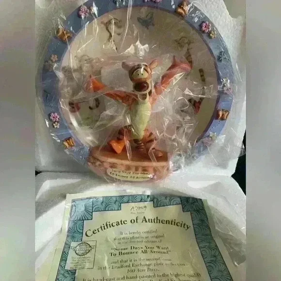 Disney Bradford Exchange Tigger 3-D Plate
