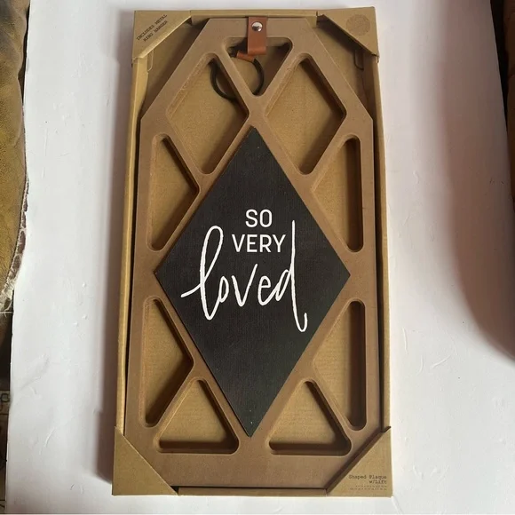Black and wood-style 'So‎ Very Loved' Wall Decor