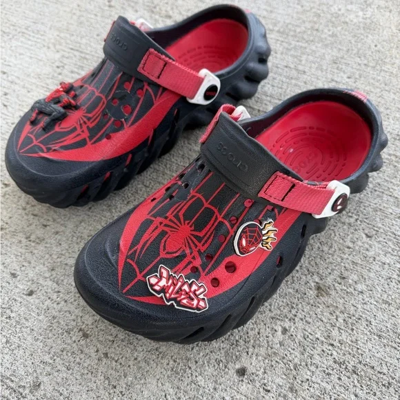 Crocs Team Spider-Man Echo Glow Clog - GLOW-IN-THE-DARK SPIDEY Kids Sz: J6 US
