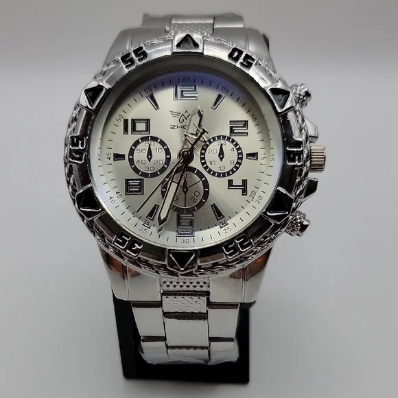 Silver Men’s 48mm Chronograph Style Quartz Watch - Silver Dial And 3 Link Band