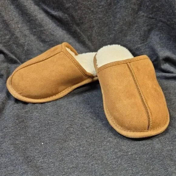 Target Kids 13/1 Faux Sherpa Slippers - NWOT