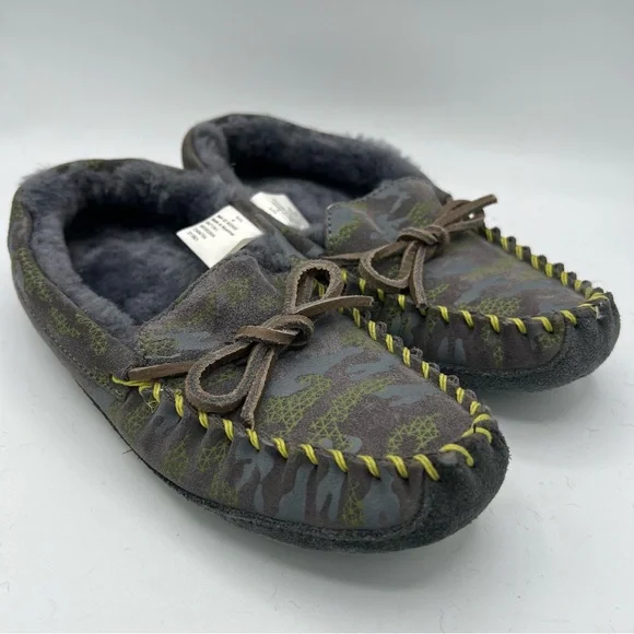 LL Bean Wicked Good Moccasins Slippers Shoes Childs Boys Size 4 Blue Camo EUC