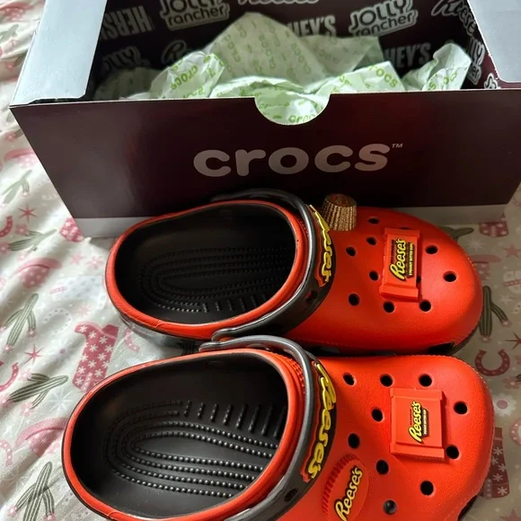 Crocs reeses‎ classic clogs kids size j2 new