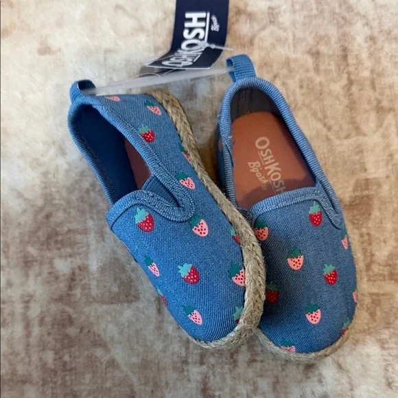 🆕 OshKosh B'gosh Blue Strawberry Kids Slippers