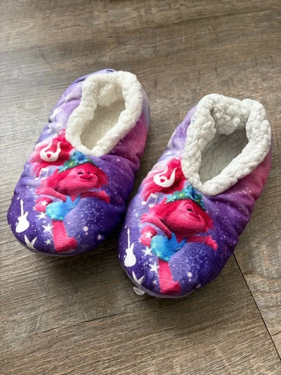 🌸 $10 SALE 🌸 Girls Purple Trolls Slippers 12/13