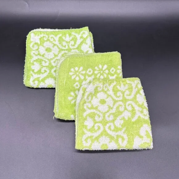 Vintage Washcloths Green Flower Daisy Butterfly Floral Bathroom St Marys USA 70s