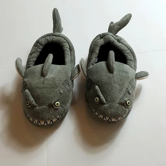 Stride Rite gray shark slippers