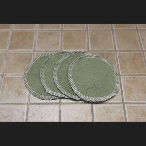 3” Green Fleece Facial Rounds (Set of 10)
