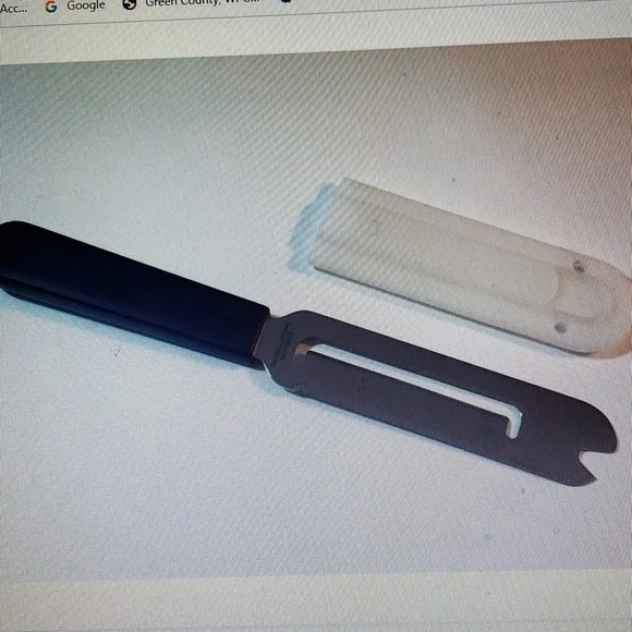 Pampered Chef Cheese Slicer Spreader Stainless Knife with Guard
