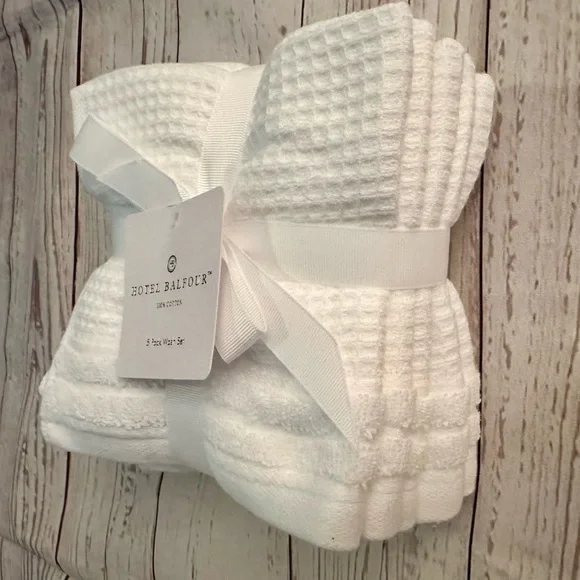 🎁5PC Hotel Balfour Wash Cloth Set - White - Waffle Textured