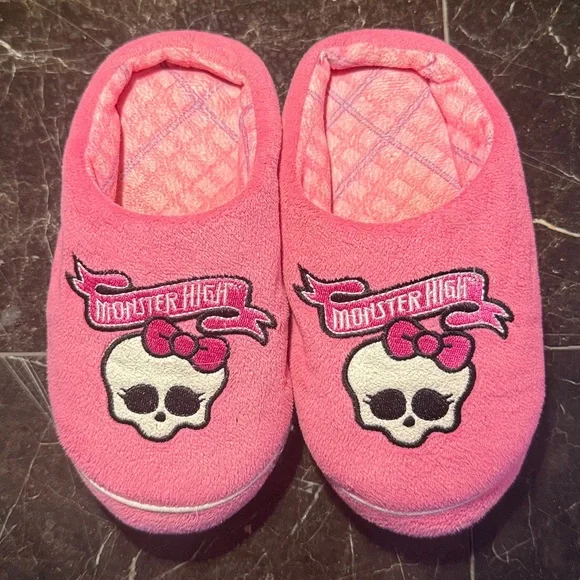 Girls size M (13/1) Monster High slippers with headband and knee high socks