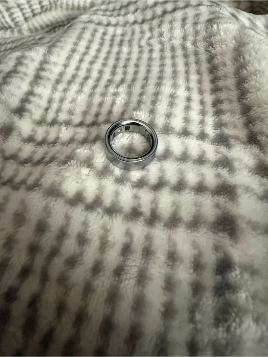 Oura Ring Gen 4 – Excellent Condition. Size 7 , Silver