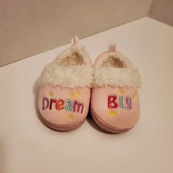 Adorable infant slippers size 2