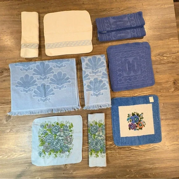 Blue Vintage Wash Cloths (8) Two Hand Towels MCM Granny Core Cottage Core Mixed