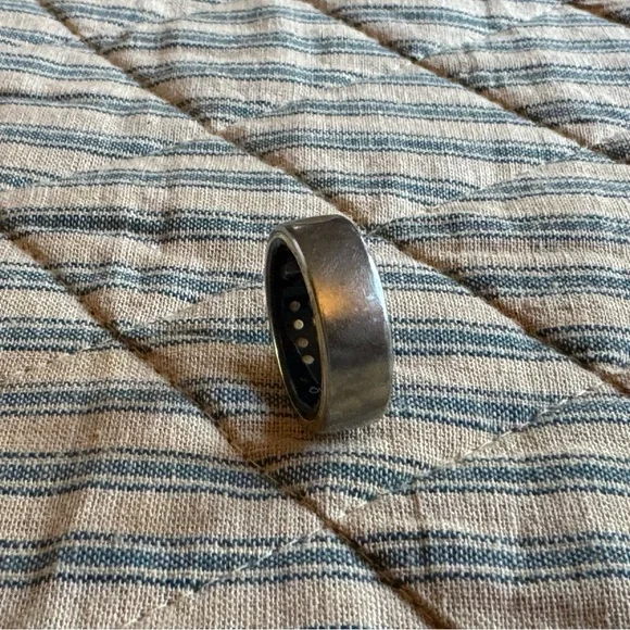 Oura Silver Wearable Ring