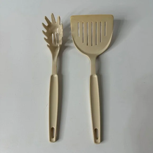 2 Vintage EKCO Plastic Slotted Spatula Turner & Pasta Fork Almond Server Set USA
