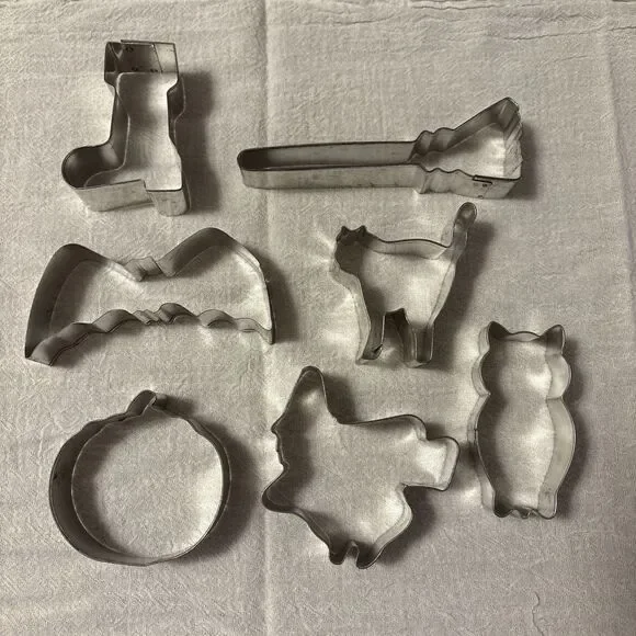 Vintage (7) Halloween Trick or Treat Cookie Cutters Metal Cat Owl Witch & More