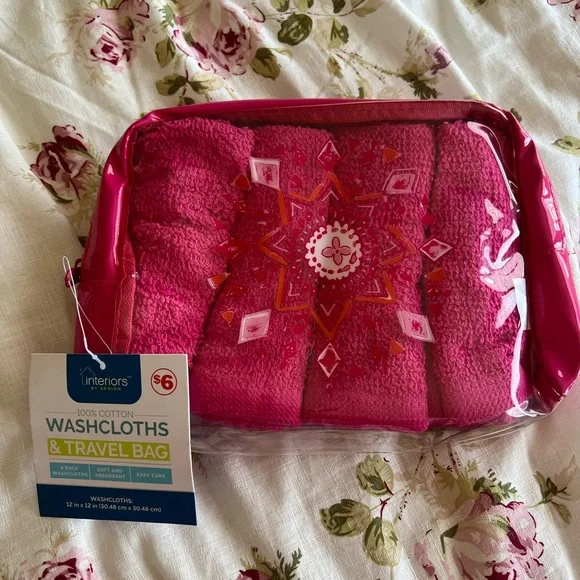 Interiors Pink Washcloths with Travel Bag