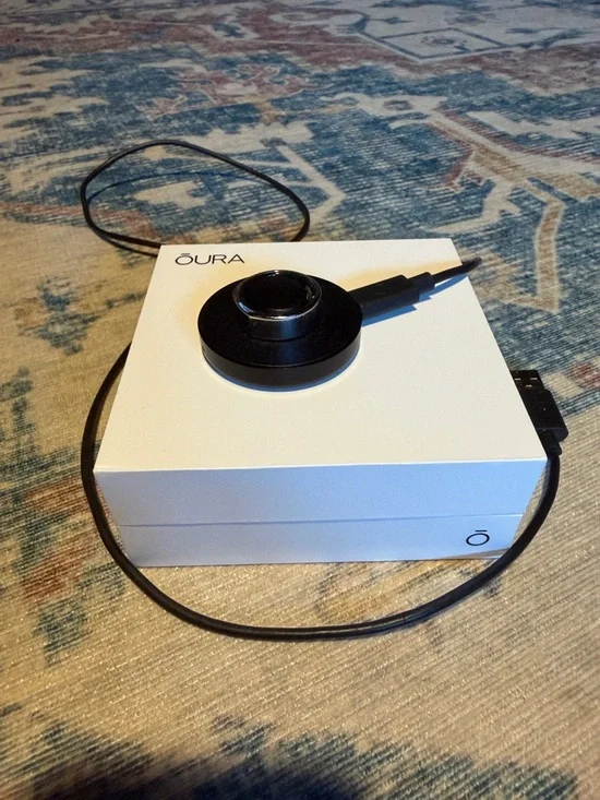Oura Black Charging Dock with Cable size 9
