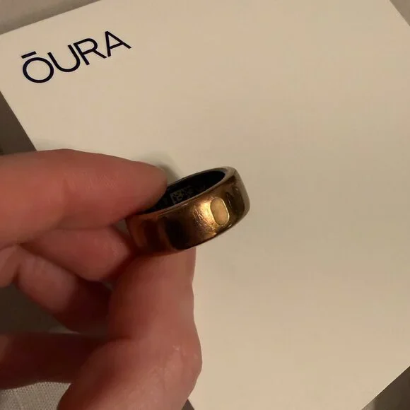 Oura size 6 rose gold Gen3, w/ extra charger