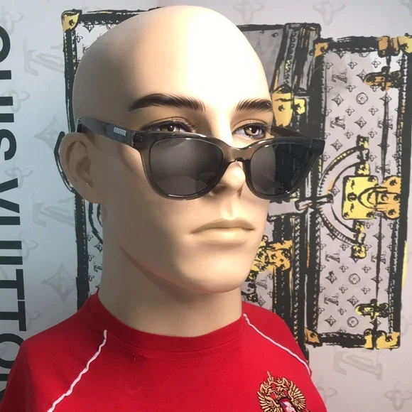 ✨ Brand New Gucci GG1116S 003 Sunglasses – Grey Frame with Blue Lenses ✨