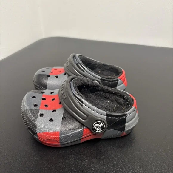 Crocs Classic Fur Lined‎ Plaid Checkered Fleece Clog Grey Red Black Baby Sz 5c