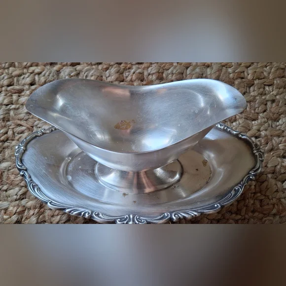 Vintage silver plated gravy boat silver plate serving collection party formal