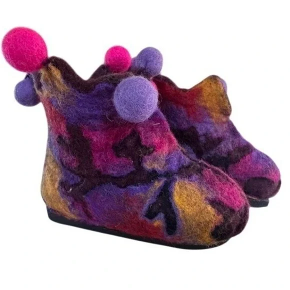 Euro Kids Felted Wool Slippers Boots Colorful Pom Poms Size euro 22 or 6