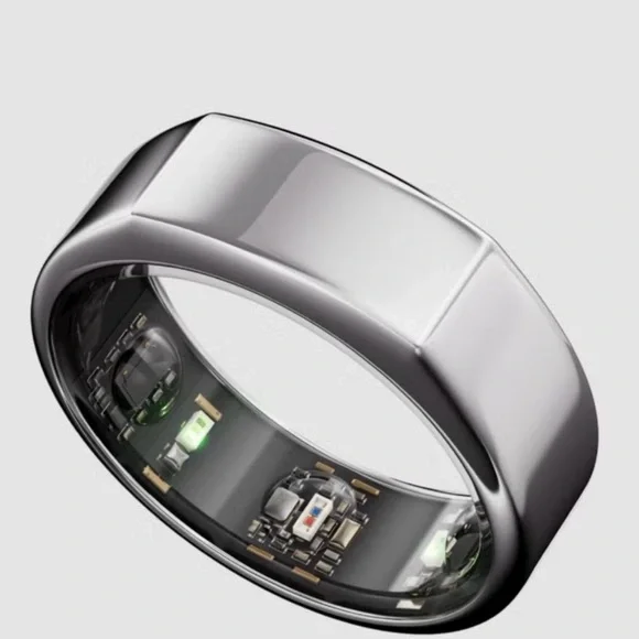 Oura Silver Smart Ring with Black Interior Sensors