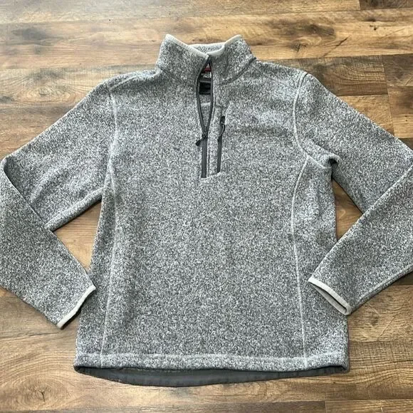 The North Face 1/4 zip pullover size medium