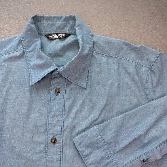 The North Face Men's Smokey Blue Long Sleeve Button Up Shirt‎ XL