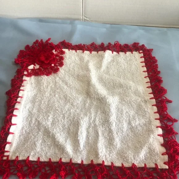 VINTAGE Asatex White Washcloth with Crochet Knit Red Edge #F39