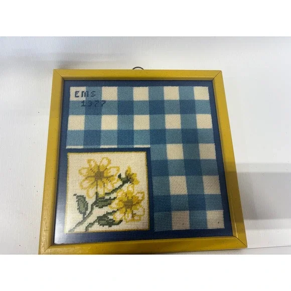 Vintage 1977 Needlepoint Gingham Floral Wall Art Yellow Wood Frame 12x12‎ EMS