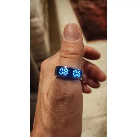 SMART RING, HEALTH & FITNESS TRACKER, SIZE 9, BRAND NEW, DIGITAL DISPLAY