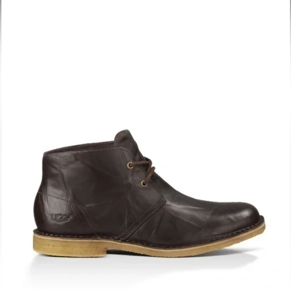 UGG Leighton Black Crepe Leather Lace Up Desert Chukka Boots