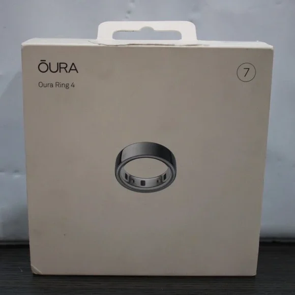Size 7 Oura Ring 4 for sale. Never worn or used because it doesn’t fit.