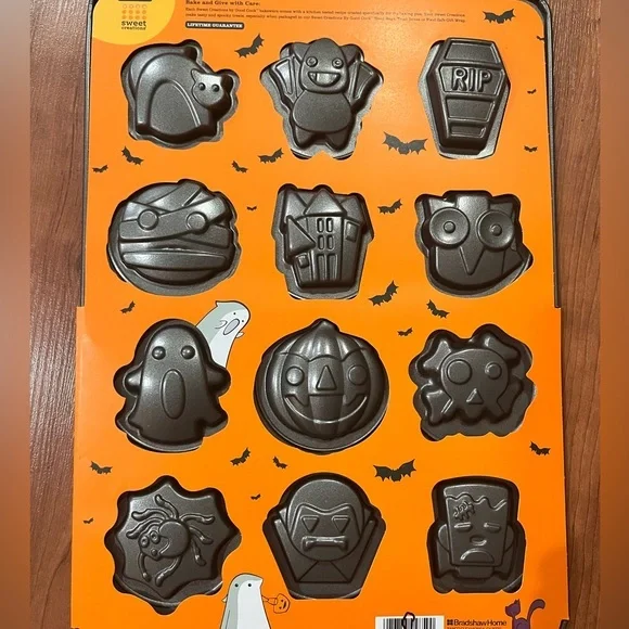 NWT Goodcook Sweet Creations Halloween 12-Cavity Non-Stick Cookie Pan
