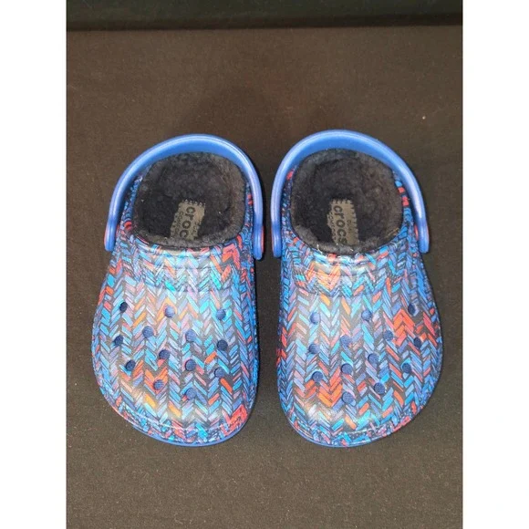Crocs Lined Clogs Blue Multi Chevron Pattern Kids‎ Size 6 Cozy Winter