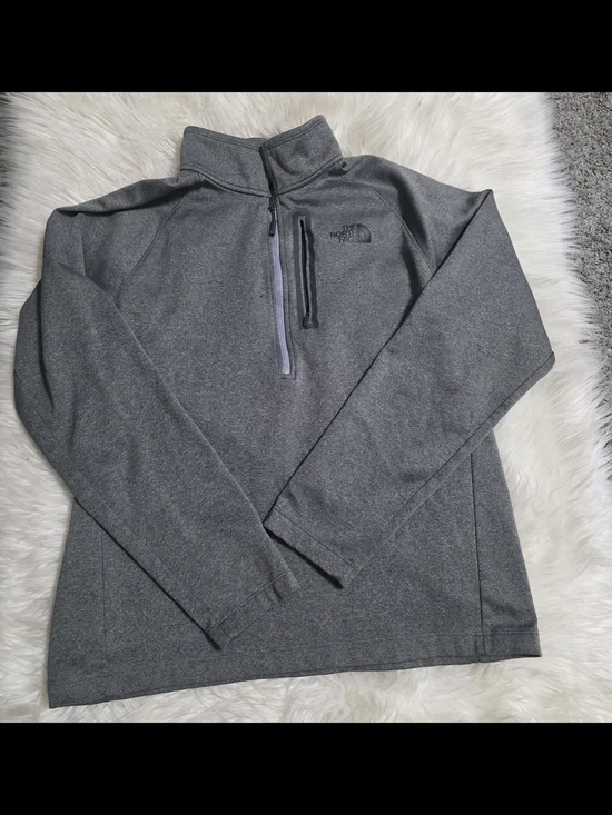 The North Face Men's Heather Gray Quarter-Zip Fleece Pullover