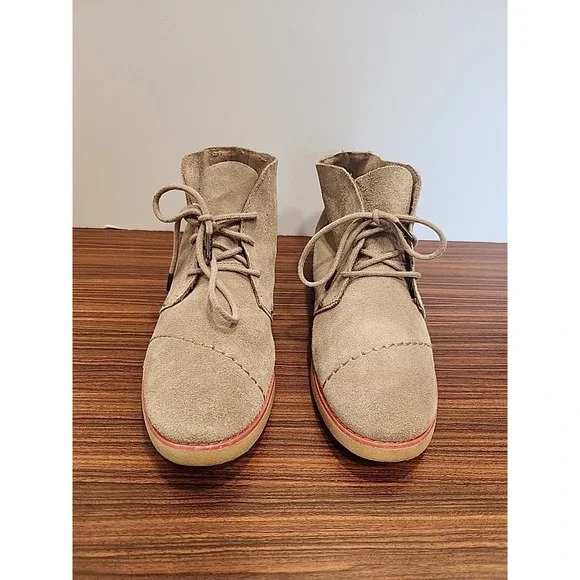 TOMS Boots Womens 7.5 Mateo‎ Three Eye Desert Chukka Boot Beige Suede Lace Up
