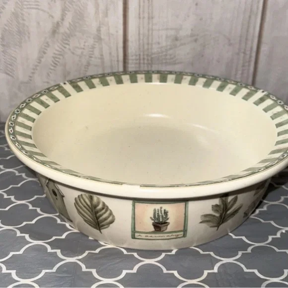Decorative Bowl with Green Leaf Pattern