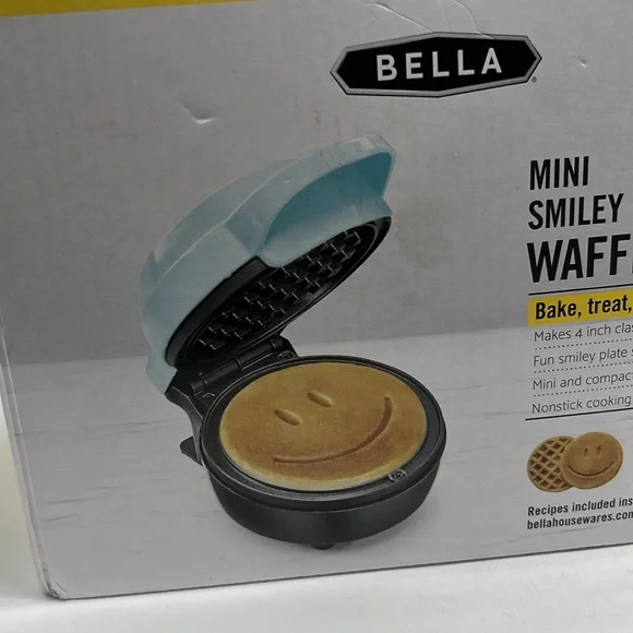 Mini Smiley Waffle Maker
