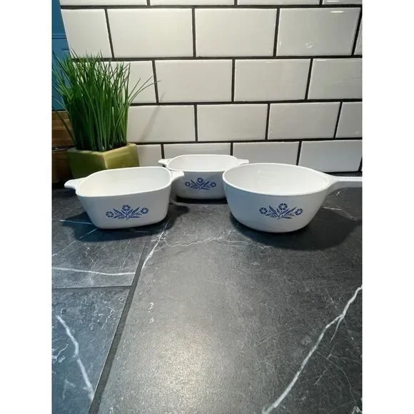 Lot of Corningware Caserole Pans 2x24oz and 1 1/2pt