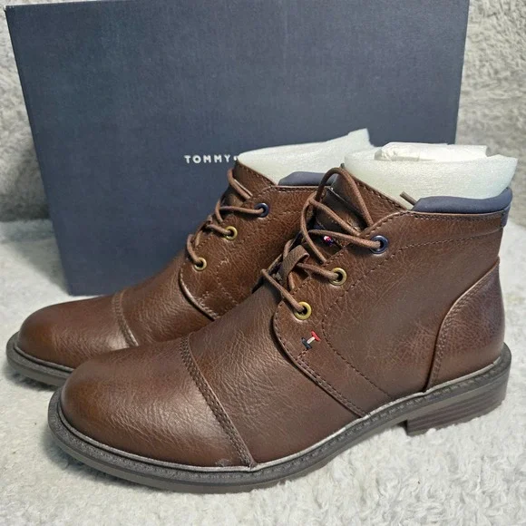 Tommy Hilfiger Santiago Mens 7.5 Brown Cap Toe Dress Chukka Boots Lace up‎ NIB