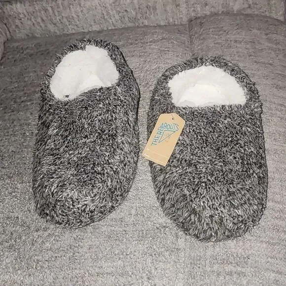 Thereabouts Boys Slip-On Slippers Size M/L