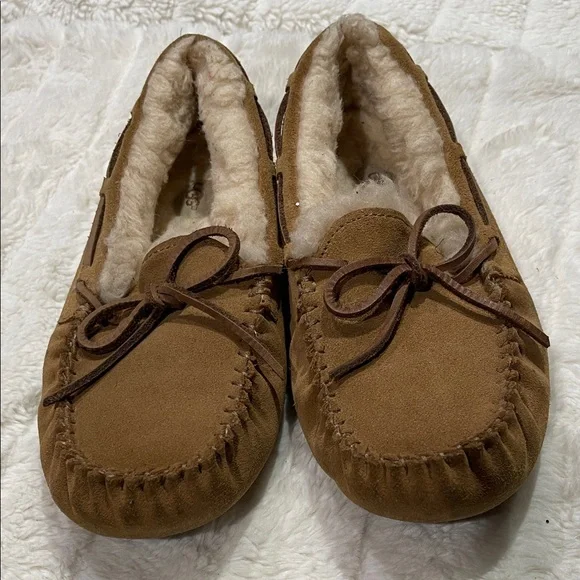 UGG Dakota Slip On