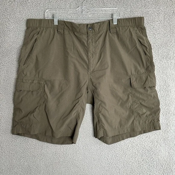 The North Face Shorts Mens XXL Green Utility Cargo Pockets Trail Hiking Outdoors