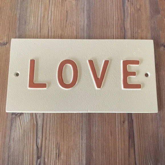 Hearth & Hand Magnolia LOVE Wall Decor Art Plate Sign Home Décor‎ White Pink