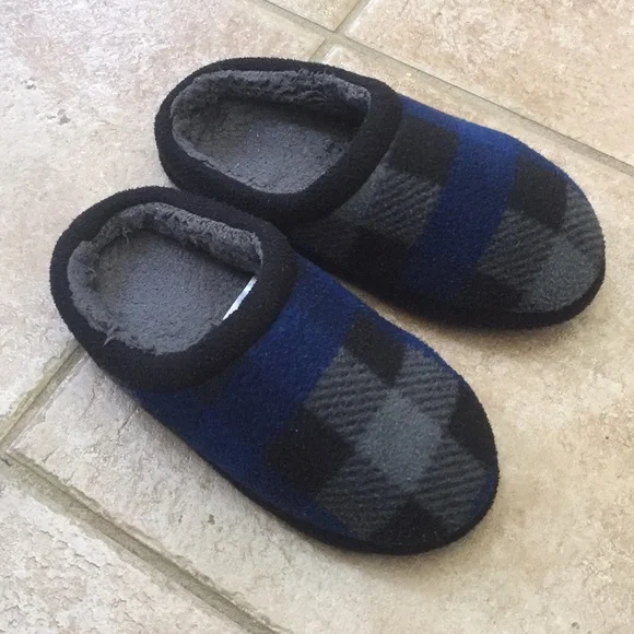Cuddl Duds Boys Buffalo Check Fleece Slippers